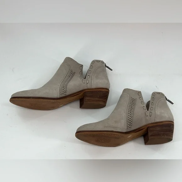 Vince Camuto Gray Suede Presita Ankle Booties Western Size 8 or 38.5